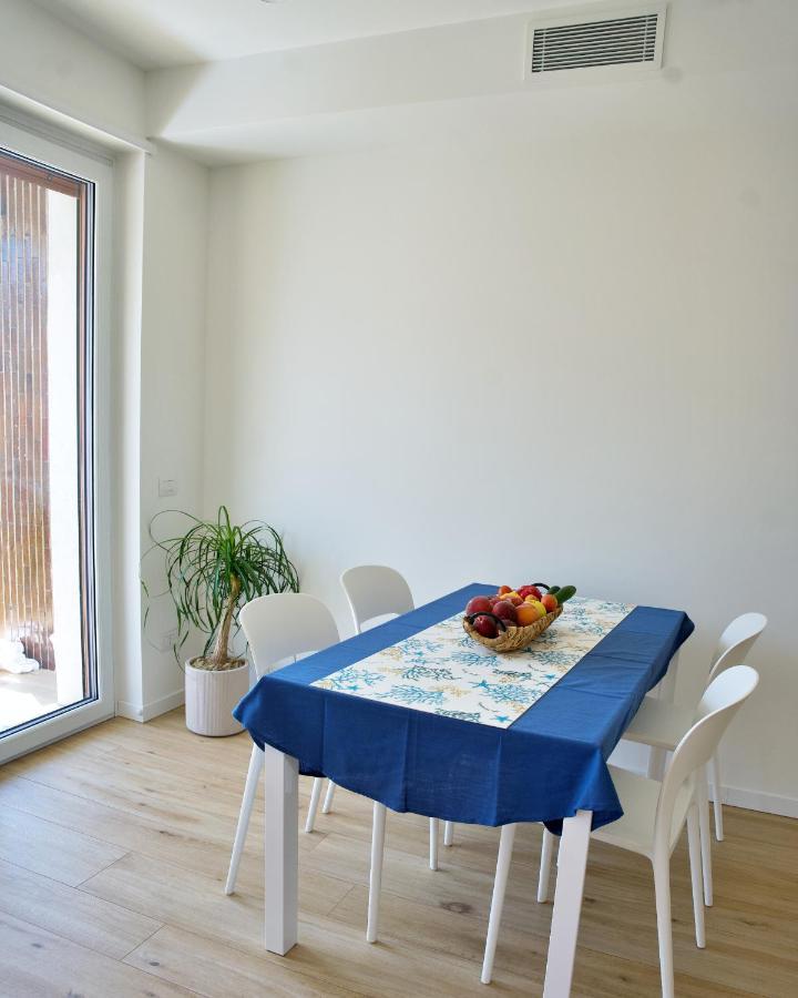 The Blue - Lake / City View Modern Apt Near Villa Olmo Como Bagian luar foto