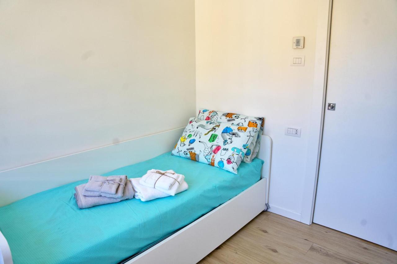 The Blue - Lake / City View Modern Apt Near Villa Olmo Como Bagian luar foto