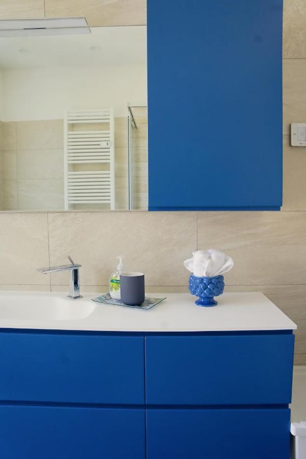 The Blue - Lake / City View Modern Apt Near Villa Olmo Como Bagian luar foto