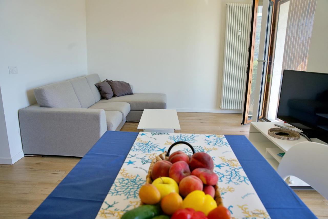 The Blue - Lake / City View Modern Apt Near Villa Olmo Como Bagian luar foto