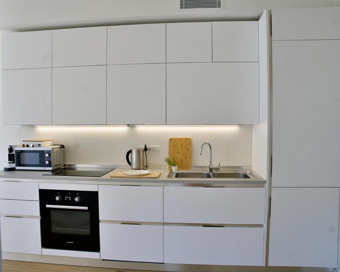 The Blue - Lake / City View Modern Apt Near Villa Olmo Como Bagian luar foto